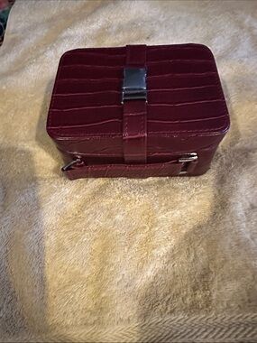 Bombay Maroon Croc-Embossed Jewelry Travel Case